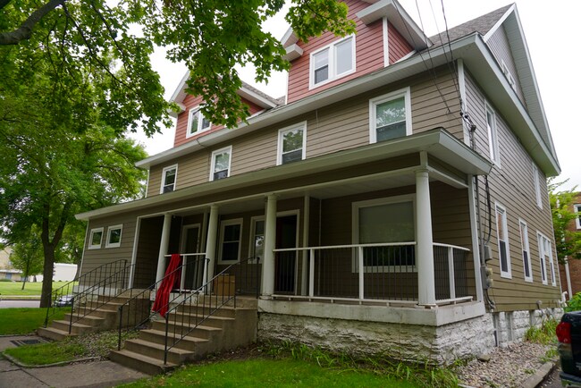 Foto del edificio - 303 5th Ave SE