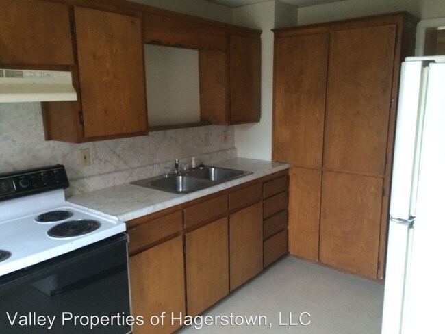 Building Photo - 2 br, 1 bath House - 805 S. Potomac St