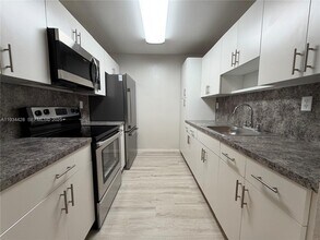 Building Photo - 7101 Miami Lakes Dr