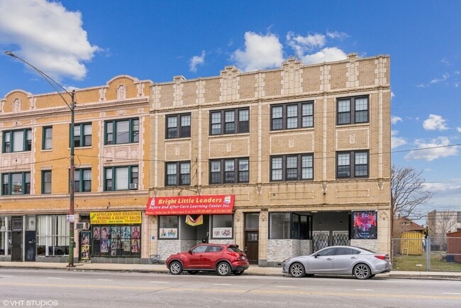 Building Photo - 8246 S Racine Ave