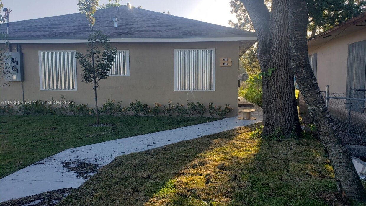 Primary Photo - 442 NW 94th St
