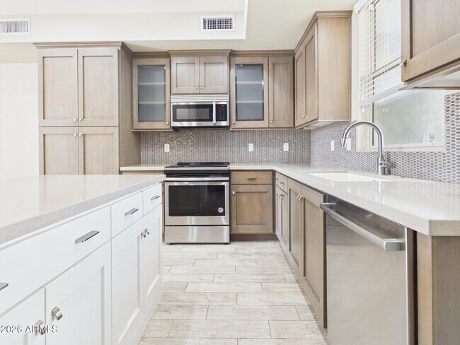 Foto del edificio - 4816 N Woodmere Fairway