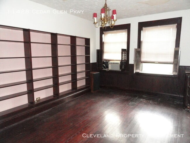 Building Photo - Upscale Cedar Glen Cleveland Condo