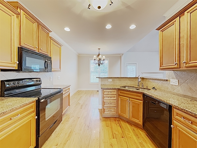 Building Photo - 4004 Crest Ridge Cove