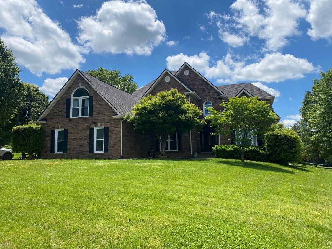Primary Photo - Beautiful Executive Style Home in the Stun...