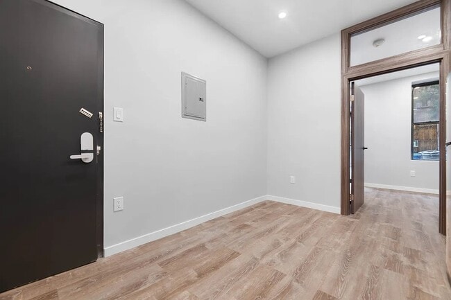 Foto del edificio - 437 W 46th St