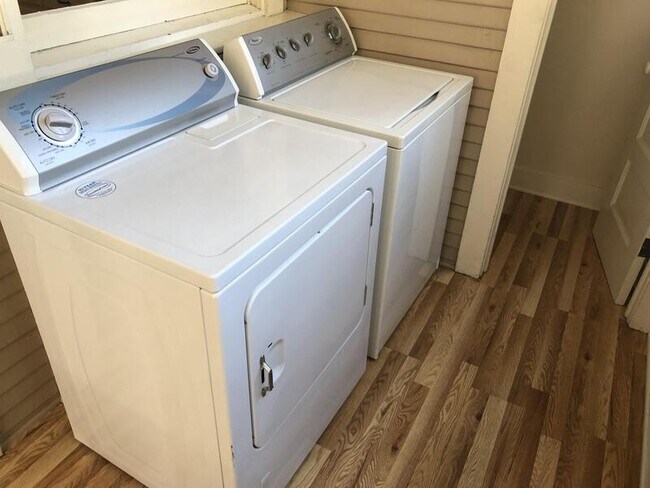 Foto del edificio - 705 W 23rd St