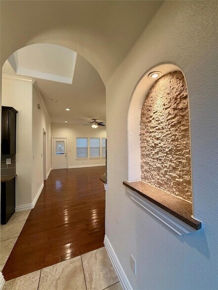 Foto del edificio - 398 Mesa Dr