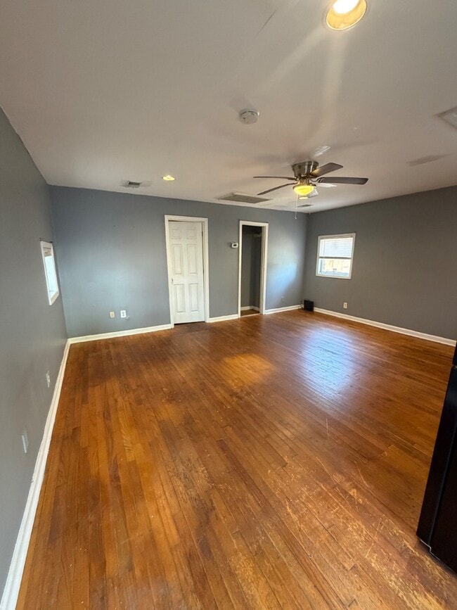 Foto del edificio - 13 Elmwood Ave