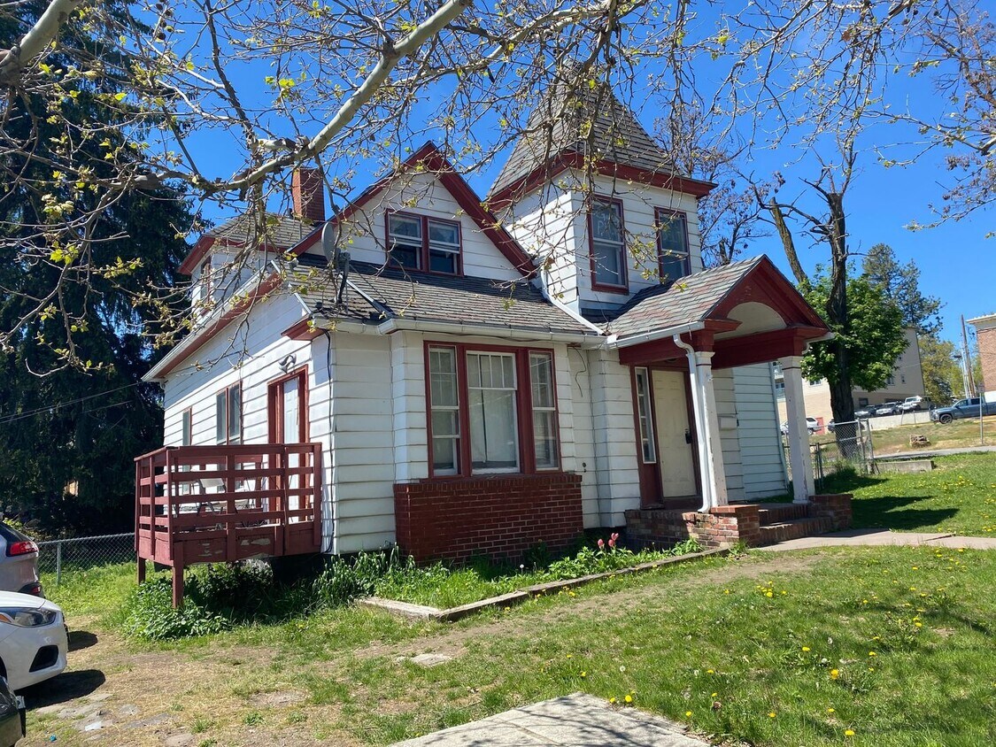 Foto del edificio - 322 College Ave