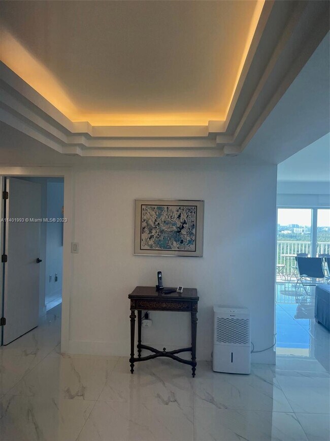 Foto del edificio - 300 Bayview Dr