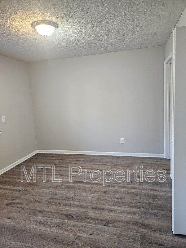 Foto del edificio - 1684 Eagles Pl