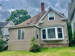 Building Photo - 449 W Main St