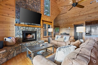 Building Photo - 202 Oak Ledge Rd