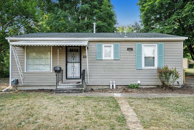 Foto del edificio - Charming, remodeled 4-Bed/1-Bath 1500 sqft...