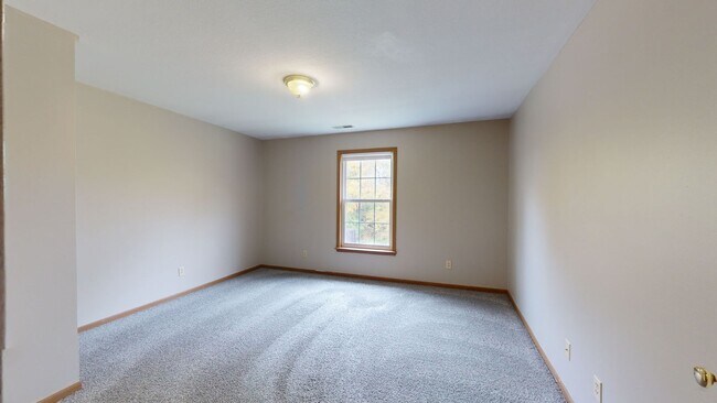 Foto del edificio - 4 bedroom close to college, hospital and I-29