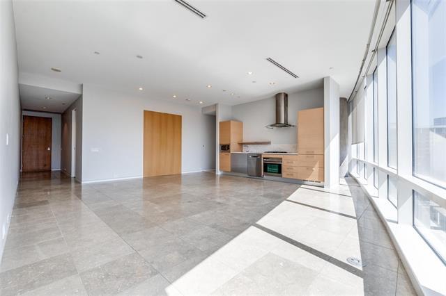 Foto del edificio - 2430 Victory Park Ln