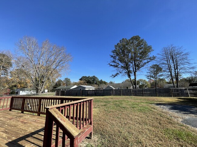 Foto del edificio - 311 Brookdale Dr