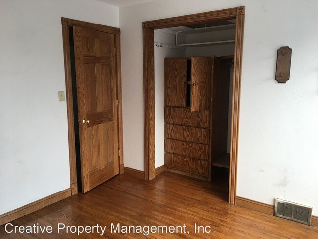 Foto del edificio - 4 br, 3 bath Apartment - 821 - 10th Ave NW