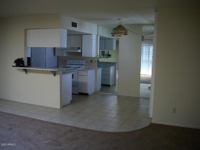 Building Photo - 2133 W Turney Ave