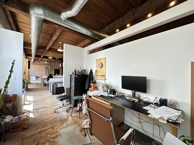 Foto del edificio - 3124 W Carroll Ave