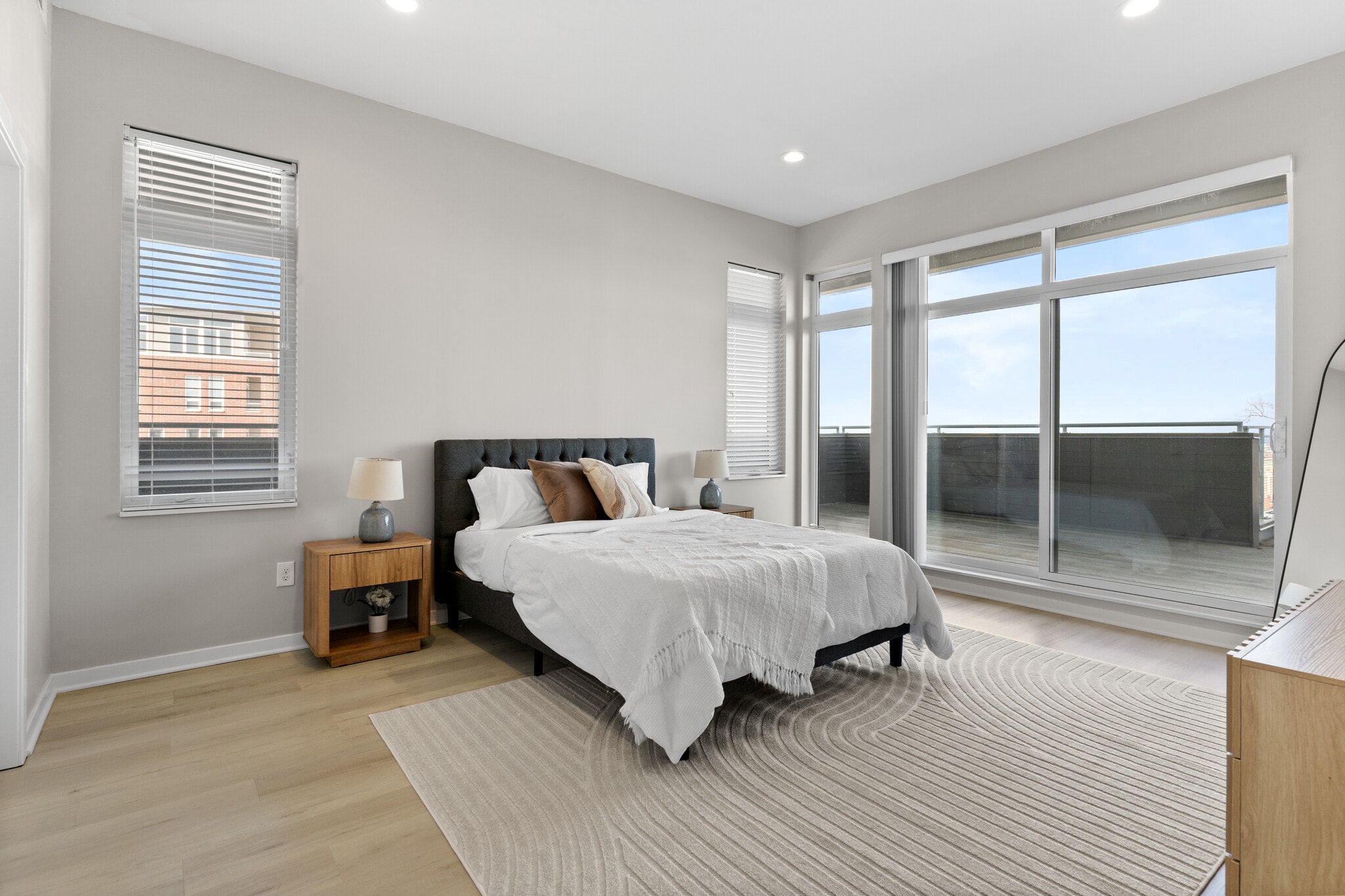 32 West – photo 5