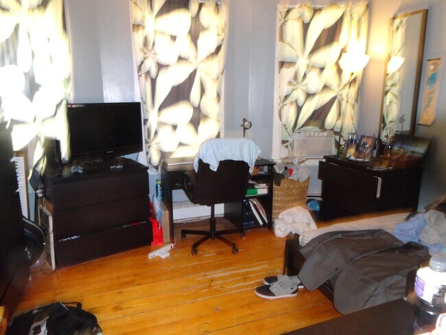 3rd Bedroom - 119 L St
