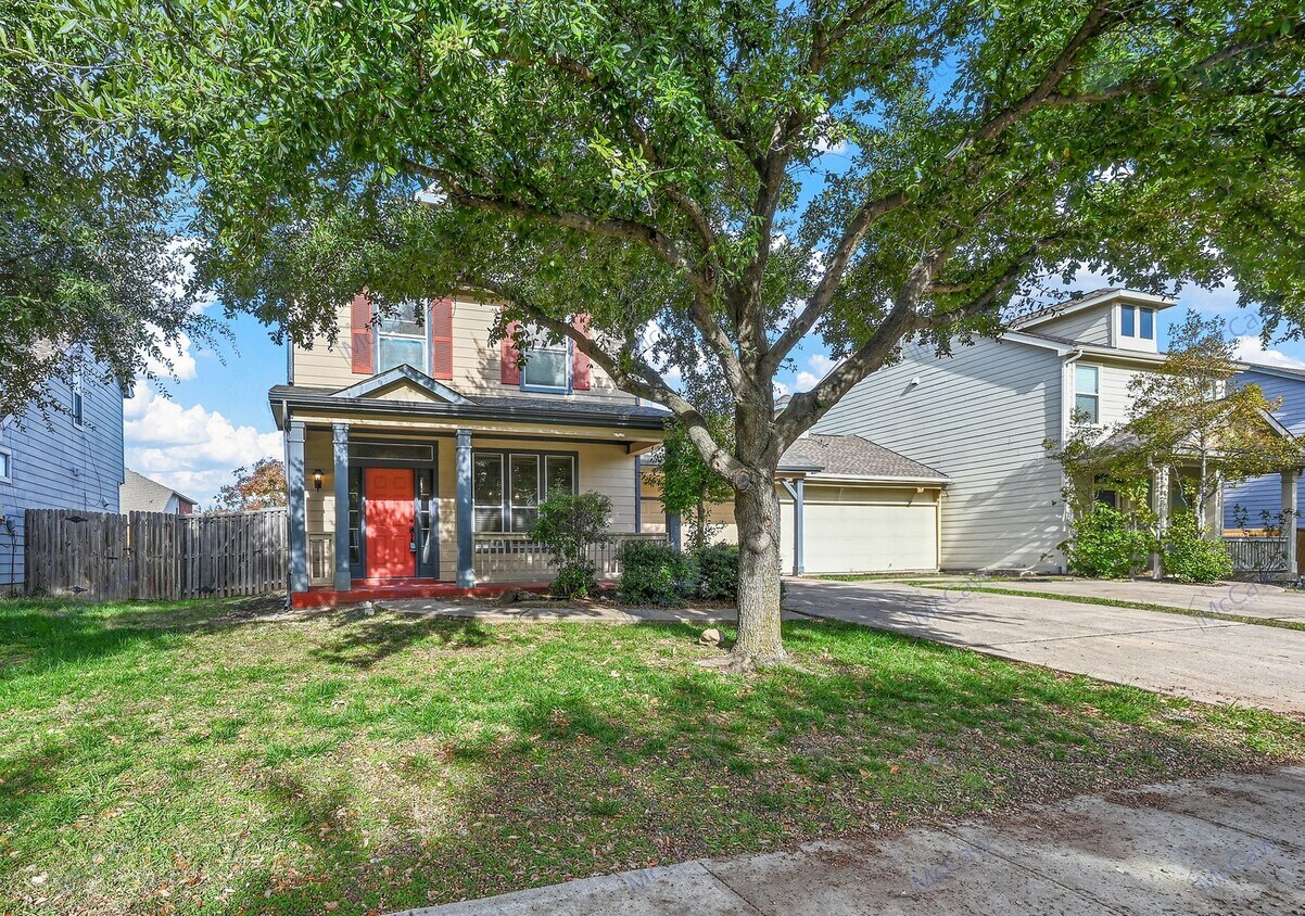 Primary Photo - Charming 3-Bedroom Home with Modern Touches