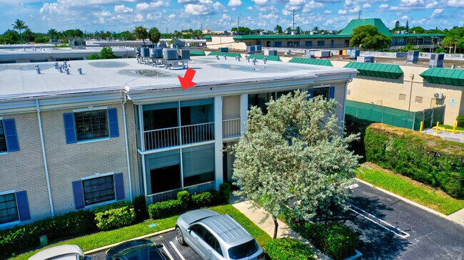 Building Photo - 170 Cypress Club Dr