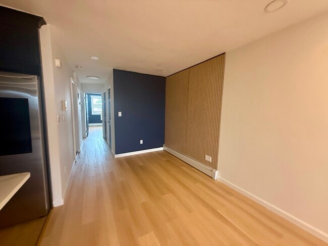 Foto del edificio - 8438 60th Ave
