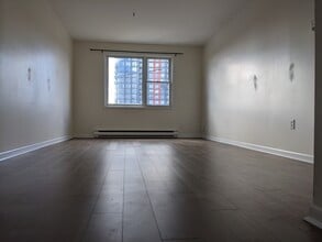 Building Photo - 7180 Andrew St