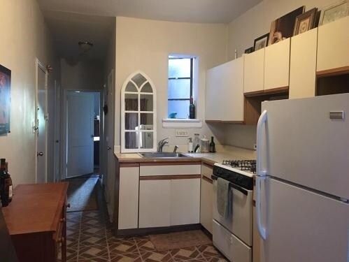 Building Photo - 209 5th St