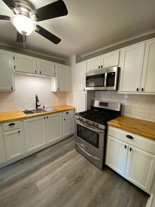 Building Photo - 1806-1812 4th St