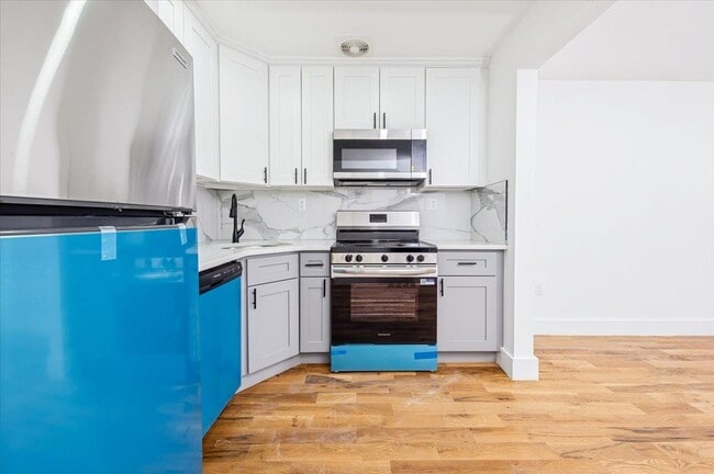 Building Photo - 218-36 133rd Rd