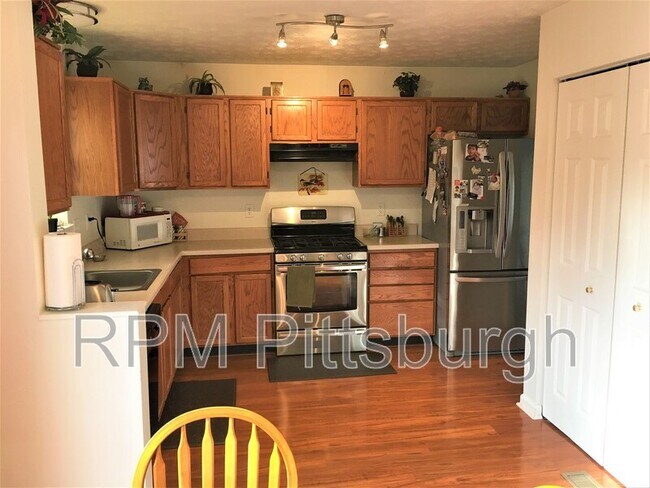 Foto del edificio - 1136 Shawnee Ridge Dr
