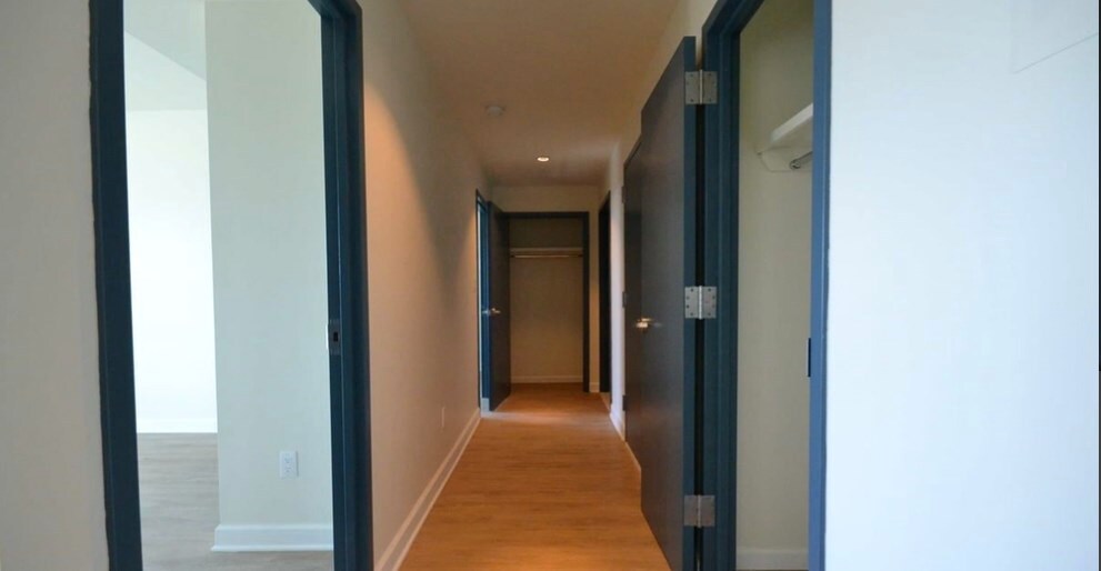 Foto principal - 108-10 35th Ave