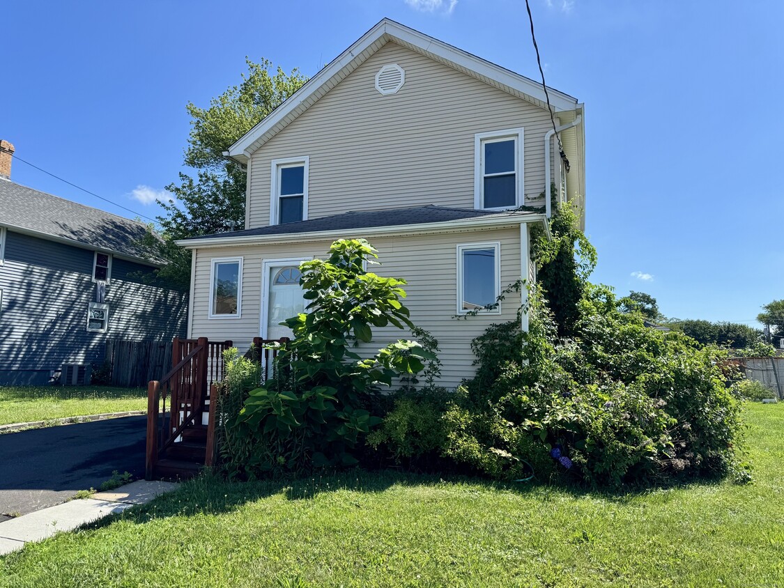 Primary Photo - 106 Vanderbilt Ave