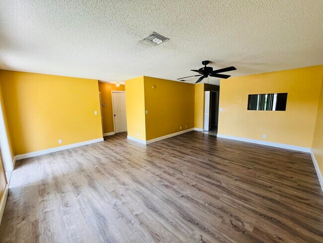 Building Photo - 5855 Timber Valley Dr