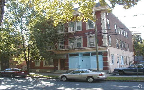 Primary Photo - 27-29 Woodland Ave