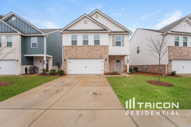 Building Photo - 2958 McKenzie Dr