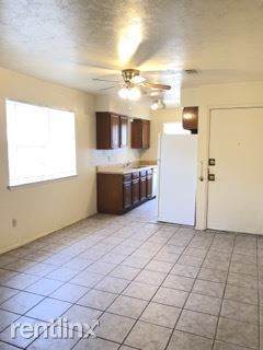Building Photo - 2 br, 1 bath Duplex - 1512 Pine Ridge Dr B