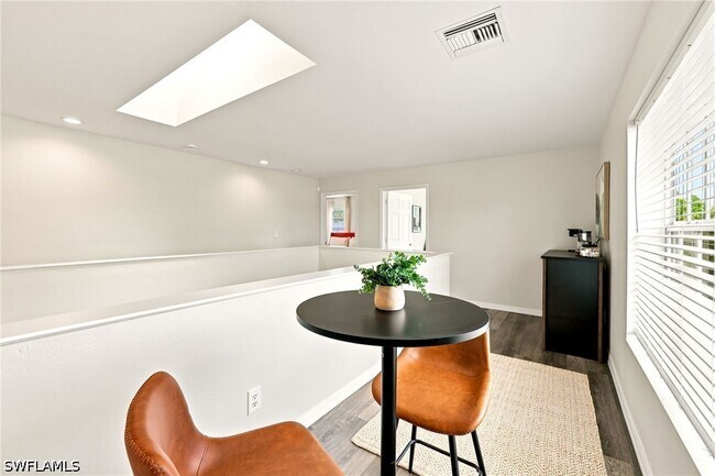 Foto del edificio - 10650 Ragsdale St