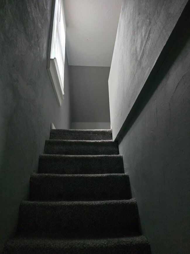 Building Photo - 204 Harrison St