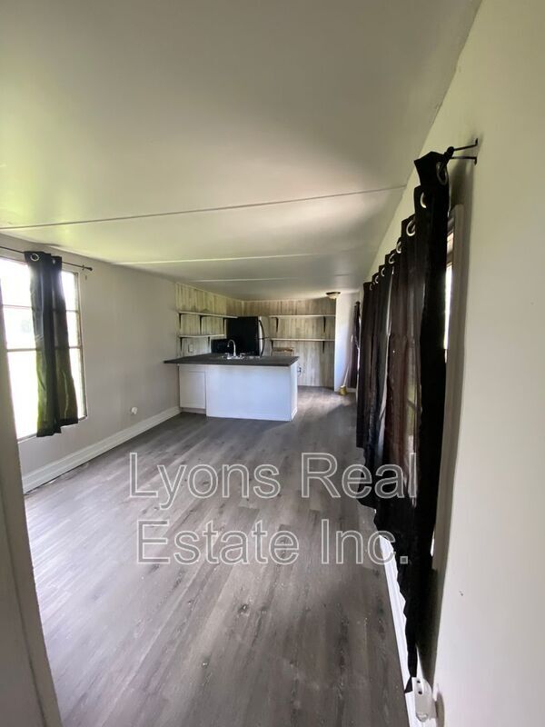 Foto del edificio - 8086 Heck Dr