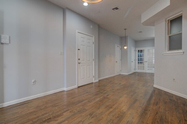 Building Photo - 285 Bergen Ave