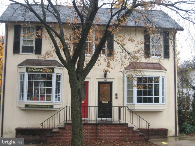 Building Photo - 347 Nassau St