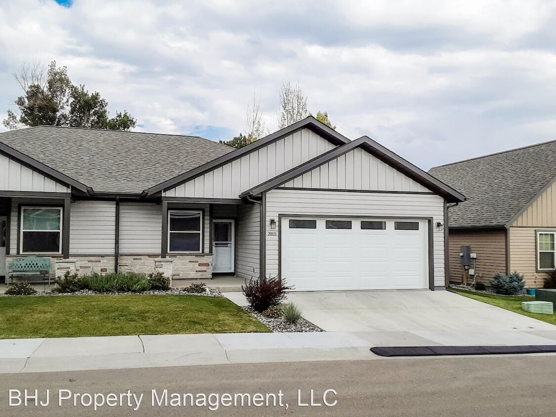 Primary Photo - 3 br, 2 bath House - 2015 Skyview West Dr