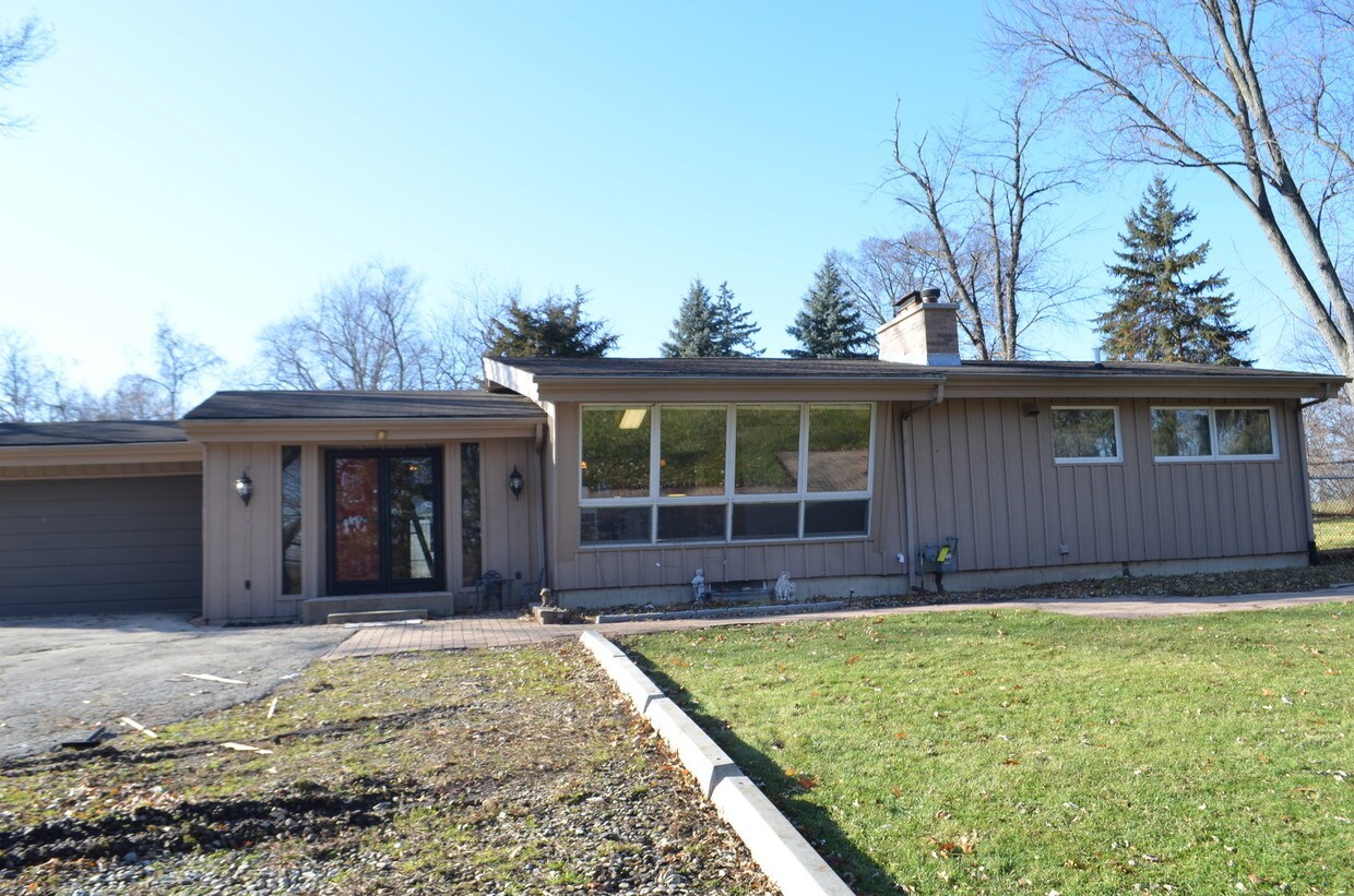 Foto principal - 29202 W Grass Lake Rd