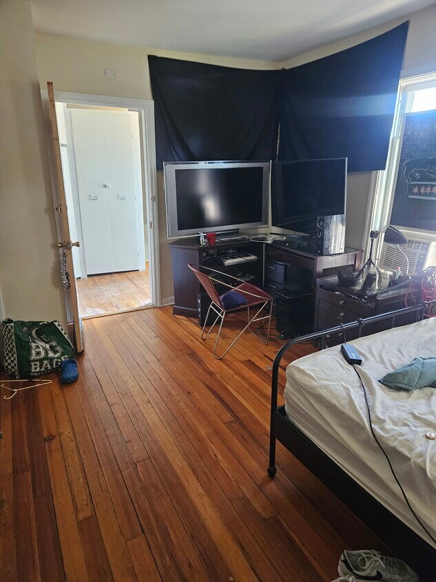 6040 N Avondale Ave Unit 2R, Chicago, IL 60631 6040 N Avondale Ave