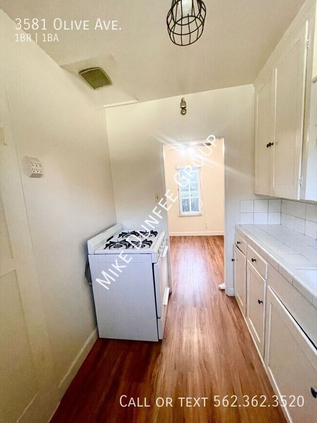 Foto del edificio - 3581 Olive Ave